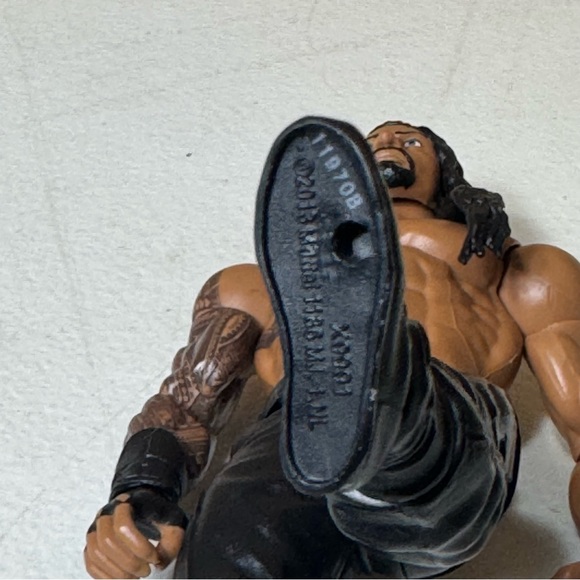 Roman Reigns‎ 2013 WWE Mattel Basic Collection Action Figure - Picture 6 of 6